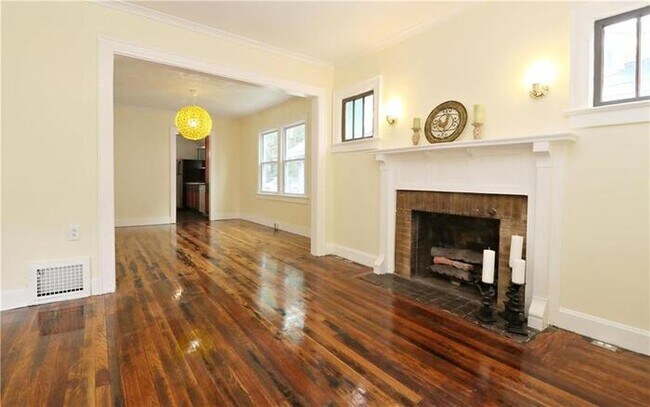 Building Photo - Charming, Updated 3-bedroom 2-bath home!!