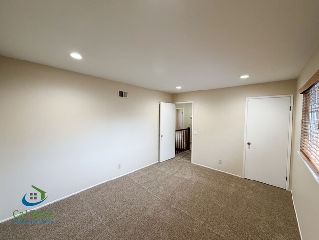 Building Photo - $5295 - Beautiful and Well Maintained South Gilroy Home w/ Salt Water Pool!!