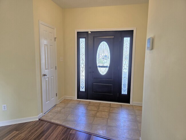 Building Photo - 1764 Tamarind Way