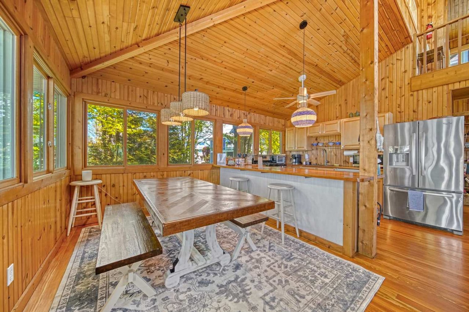Building Photo - 643 Lakeshore Dr
