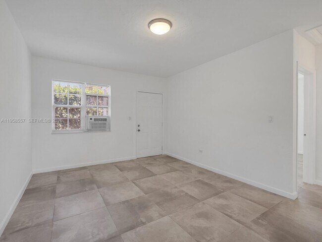 Building Photo - 440 NE 69th St