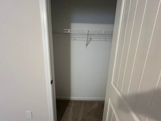 Building Photo - 4044 Thimbleberry Dr