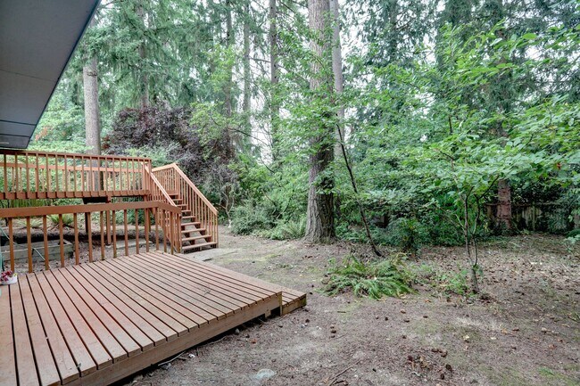 Building Photo - 2020 180th Ct NE