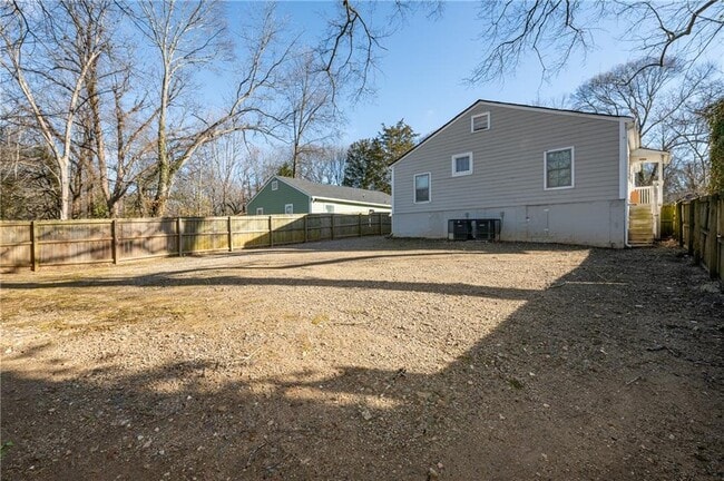Building Photo - 406 Paines Ave NW