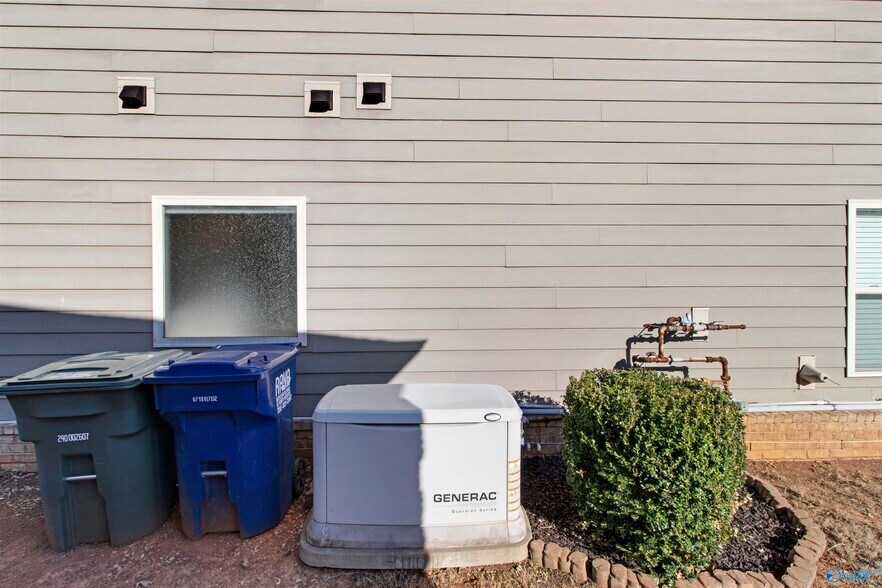 Building Photo - 110 Wolf Creek Trl SW