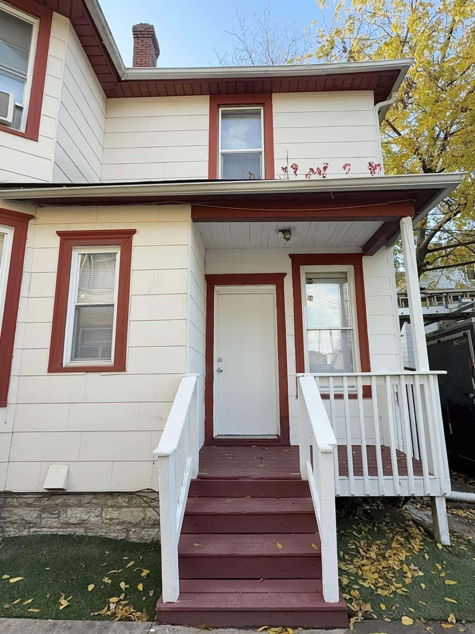 Building Photo - 585 Case Ave