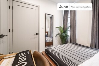 Building Photo - Room in Shared 3 bed/2 bath home