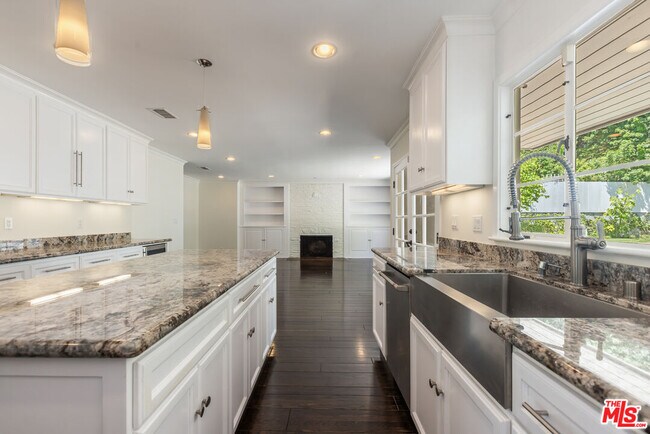 Building Photo - 11339 Thurston Pl