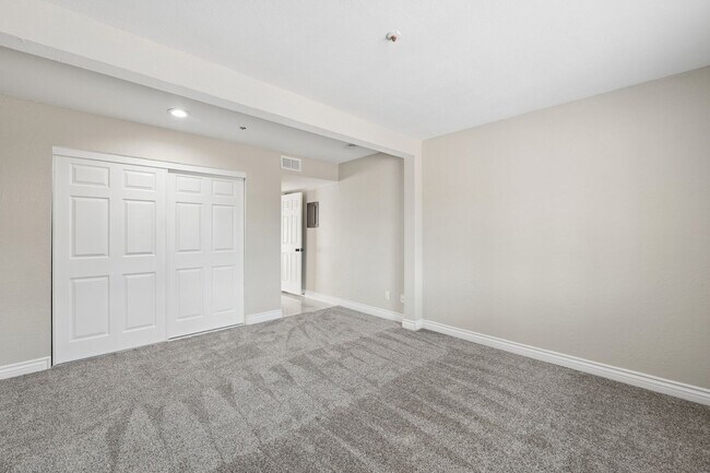 Building Photo - 7826 E Heatherbrae Ave