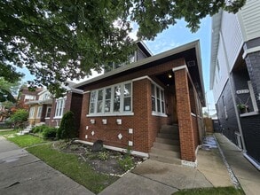 Building Photo - 4231 N Marmora Ave