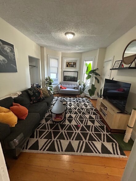 Living room - 30 Egleston St