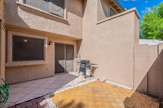 Building Photo - 3491 N Arizona Ave