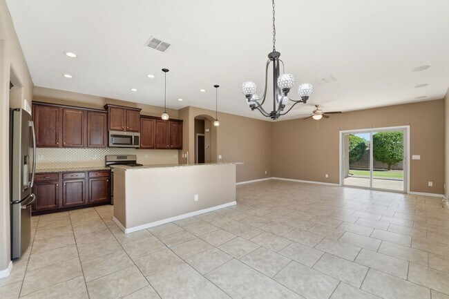 Building Photo - Ironwood Crossing Gem! 3 Bed + Den, Open Layout & Resort Amenities