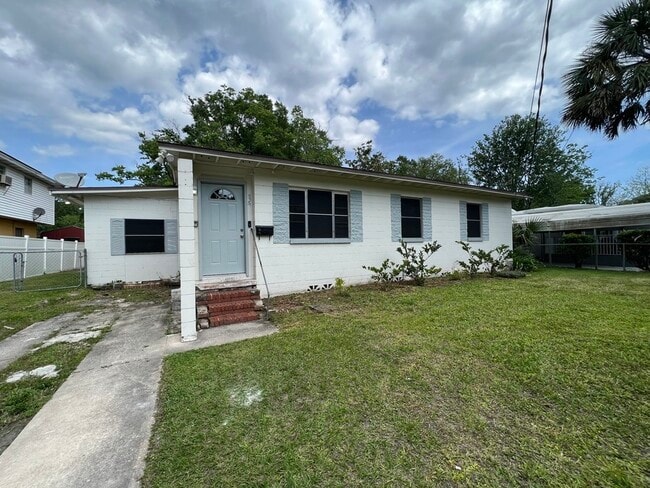 Building Photo - 5551 Dakota Dr