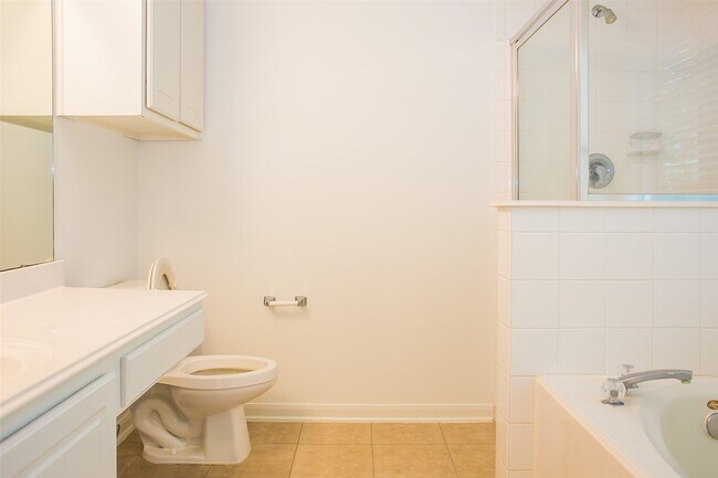 Building Photo - 91 Genesee Ridge Dr
