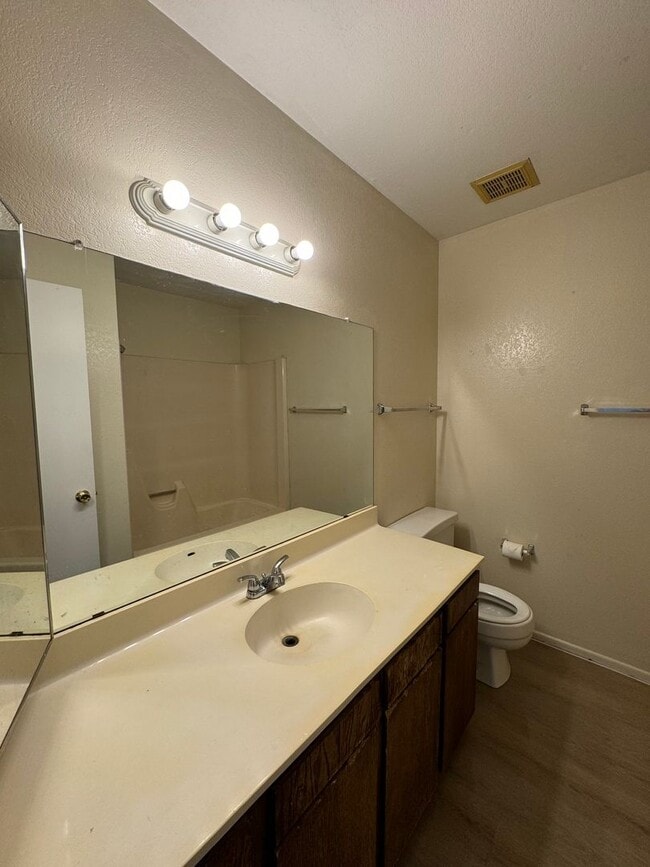 Building Photo - 2 BEDROOM UNIT IN MESA