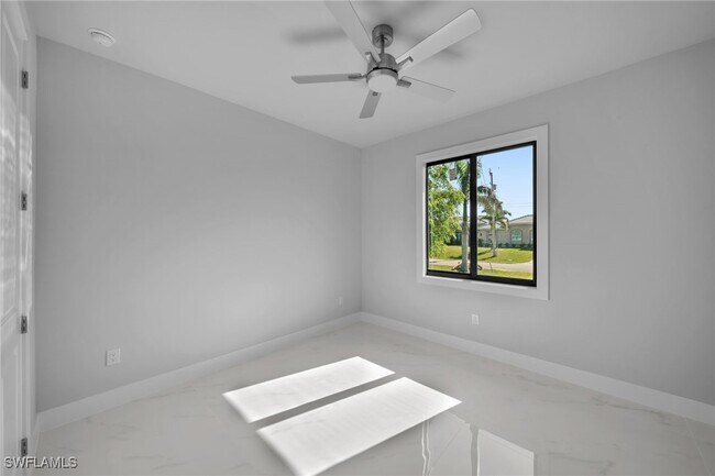 Building Photo - 436 NW 38th Ave