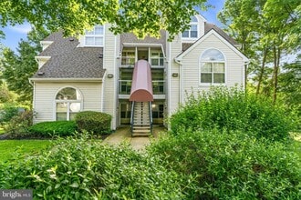 Building Photo - 10531 Beacon Ridge Dr