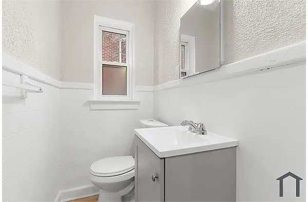 Building Photo - 17151 San Juan Dr