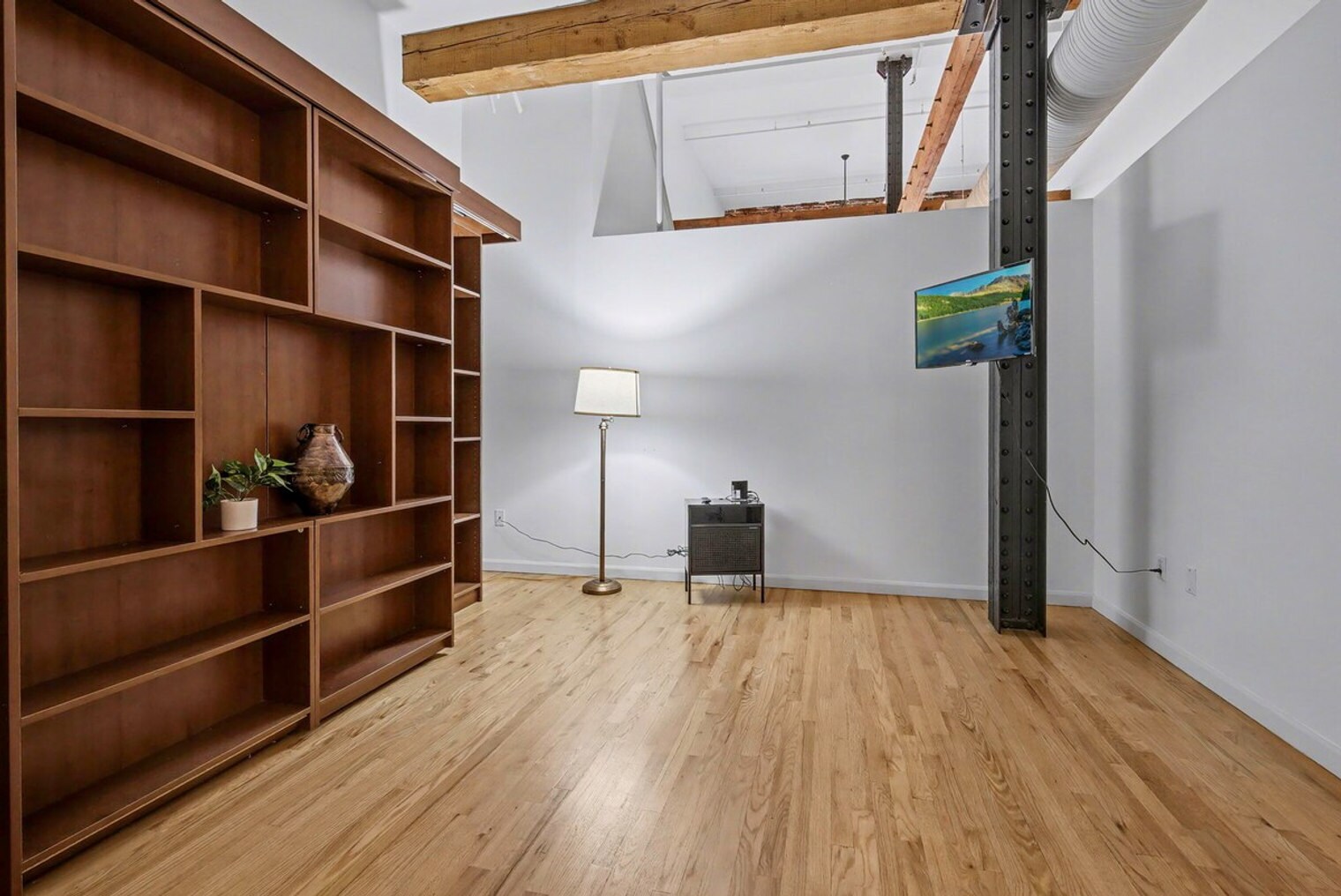 Building Photo - 1555 California St