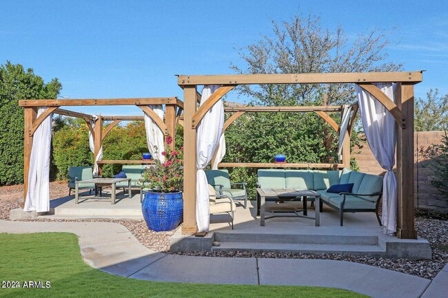 Building Photo - 9422 W Donald Dr