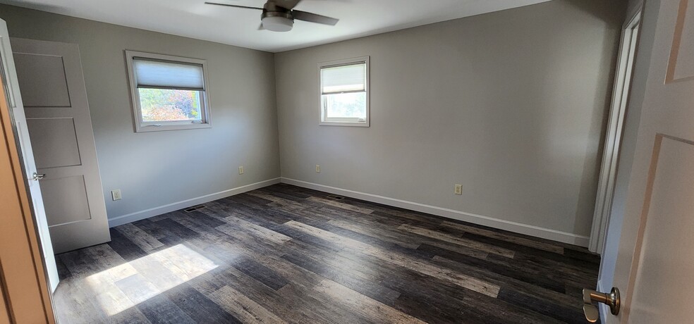 Ensuite Bedroom - 420 Hill Ave