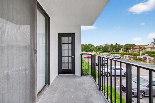 Building Photo - 708 Executive Center Dr