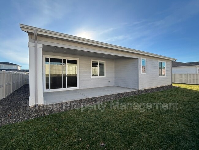 Building Photo - 1878 W Blue Lightning St