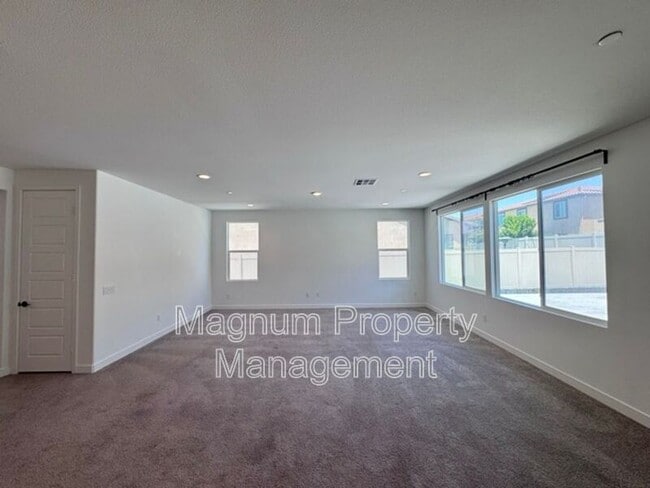 Building Photo - 34118 Willow Stone St