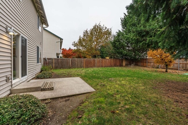 Building Photo - A/C Equipped 4 Bedroom 2.5 Bath Located in Desirable Fishers Grove - Union, Shahala and Ilahee Sc...