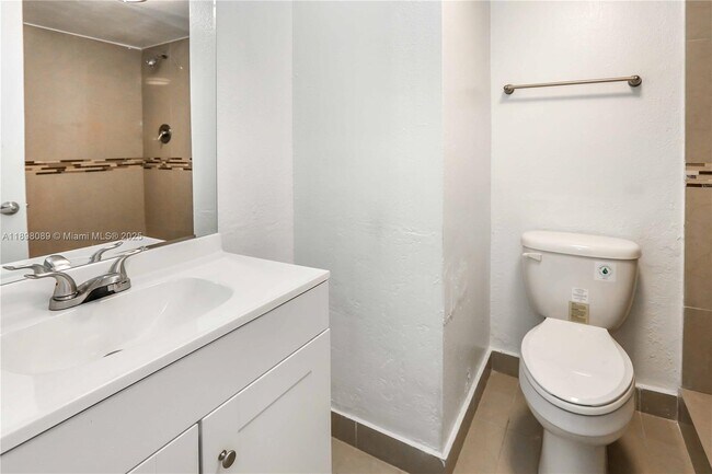 Building Photo - 9001 SW 77th Ave