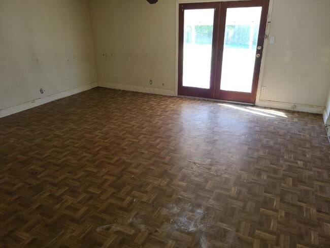 Building Photo - 3 bedroom 2 bathroom house in 76133