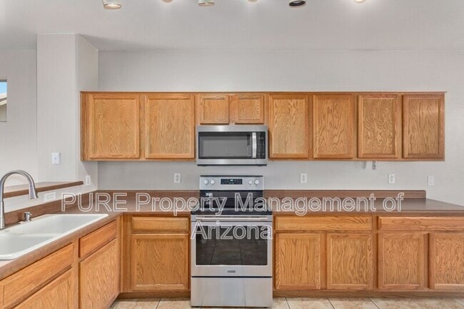 Building Photo - 1710 S 159th Ave