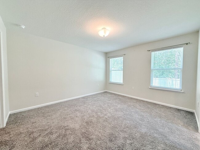 Building Photo - Beautiful 4BR Home with Open Floor Plan & Fully Fenced Backyard