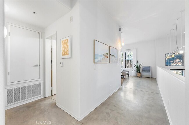 Building Photo - 210 N Spurgeon St