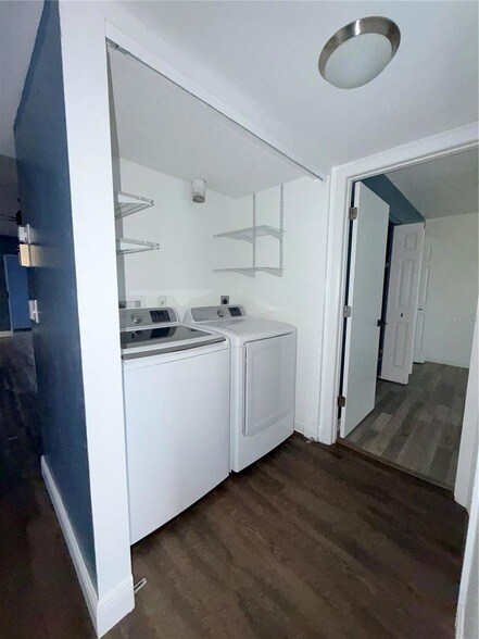 Building Photo - 5920 7th Ave W