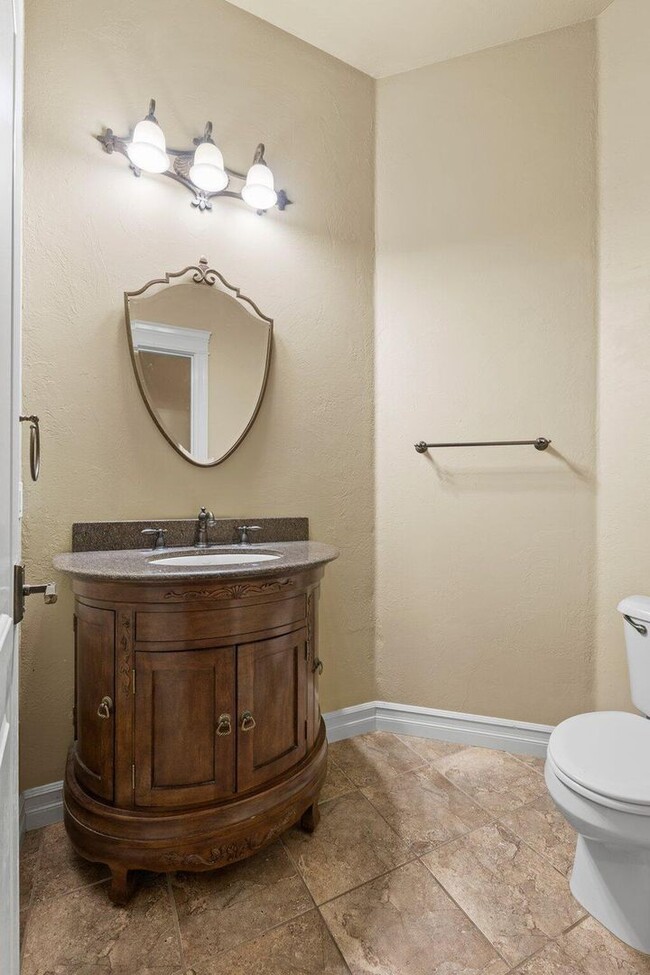 Building Photo - 5BED 4BATH - Beautiful Home with a Gorgeous View