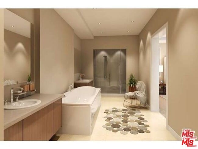Building Photo - 450 N Palm Dr