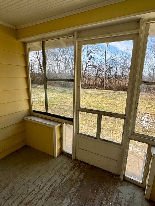 Building Photo - Charming 4-Bedroom Home in Private Setting