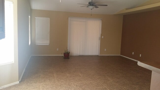 Building Photo - 6622 S 25th Ave