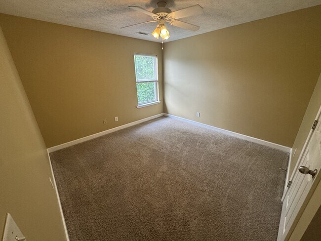 Building Photo - 915 Tapoco Ct