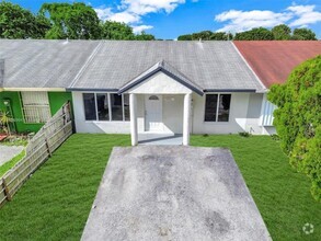 Building Photo - 3 bedroom in Miami Gardens FL 33055