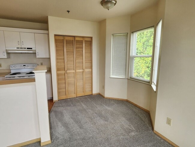 Building Photo - 424 NW Uptown Terrace