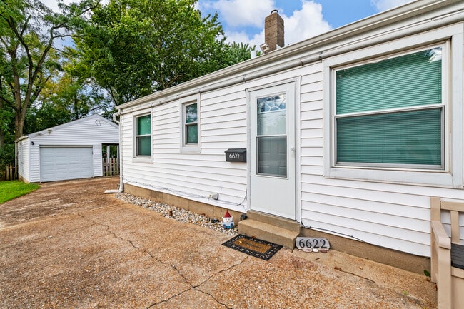 Building Photo - 6620-22 Wise Ave