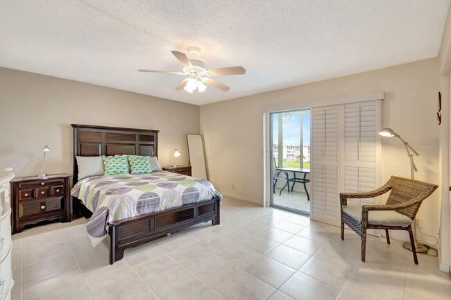 Building Photo - 4050 Cornwall C