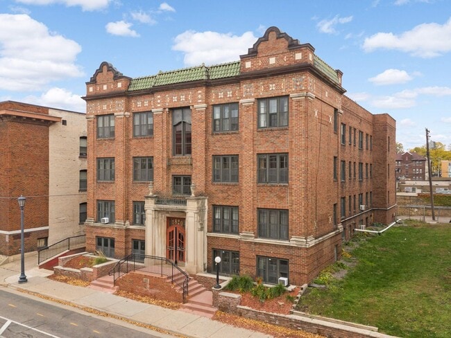 Building Photo - Charming 1-Bed 1-Bath Available Now!