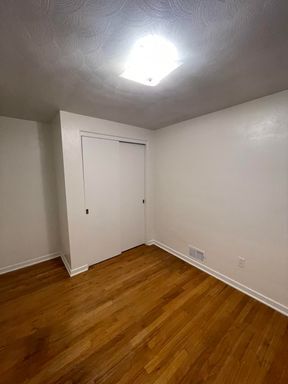 Building Photo - Charming 3 bed, 2 bath with finished basement!