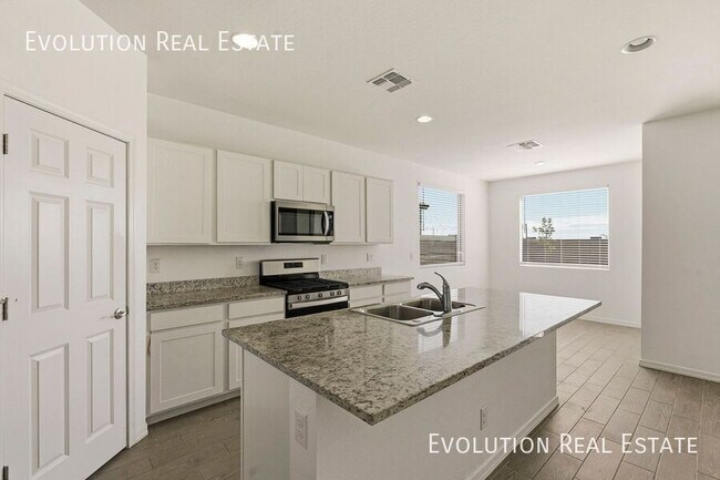 Building Photo - 11461 E Ulysses Ave