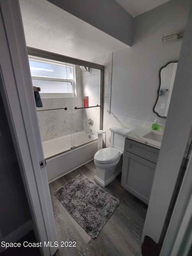 Building Photo - 100 Coral Way E