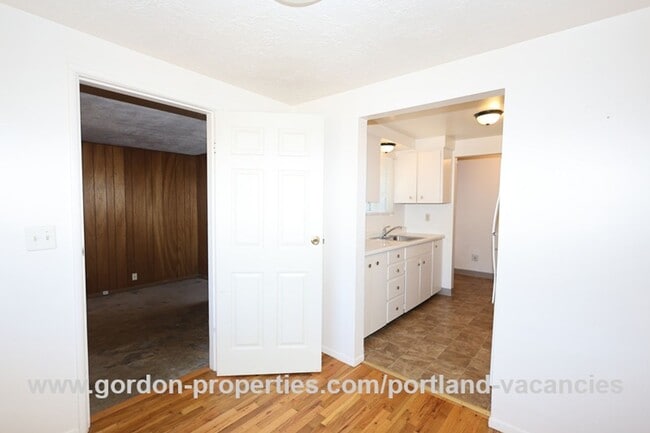 Building Photo - SE Tenino St - Brentwood-Darlington ranch-style 3 bedroom home